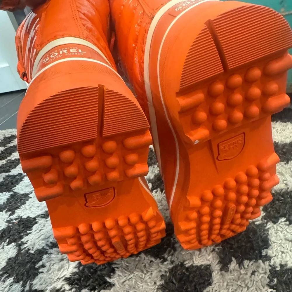 “Like walking on a cloud!” These boot are CUTE & COMFY🧡🧡 zoom in for details